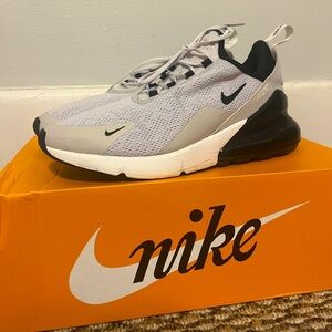 Nike Air Max 270